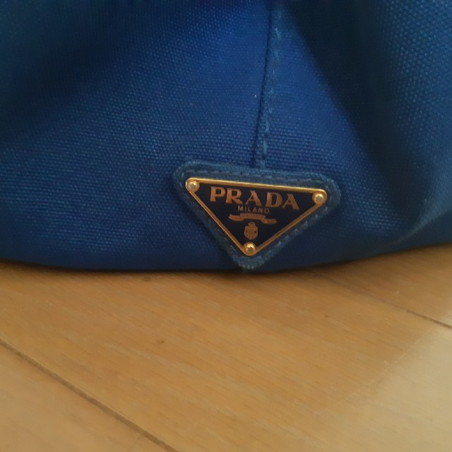PRADA(プラダ)のPRADA  カナパM  ブルー 確実正規品 レディースのバッグ(ハンドバッグ)の商品写真