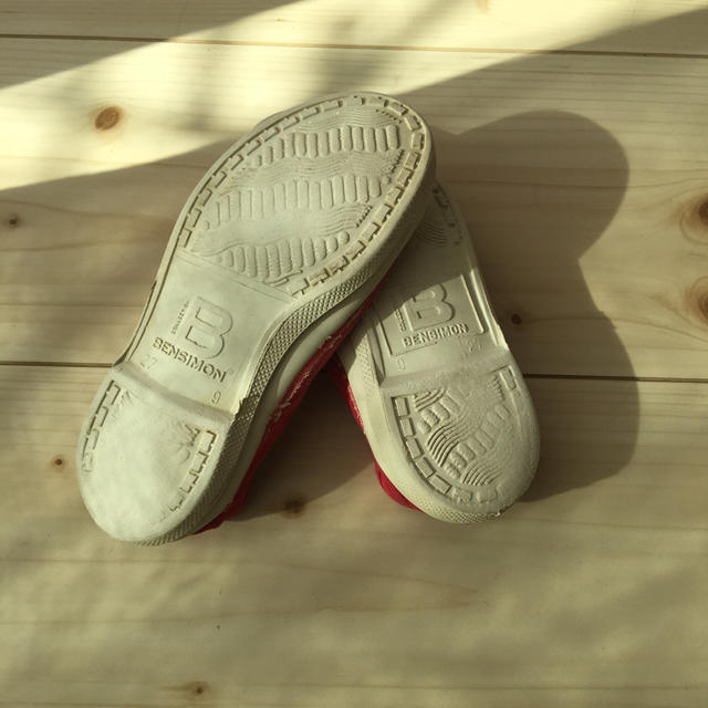 BENSIMON(ベンシモン)のBENSIMON 17 ピンク系の赤 キッズ/ベビー/マタニティのキッズ靴/シューズ(15cm~)(スリッポン)の商品写真