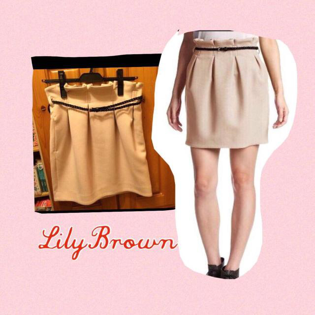 Lily Brown(リリーブラウン)のベルト付きタックスカート レディースのスカート(ミニスカート)の商品写真