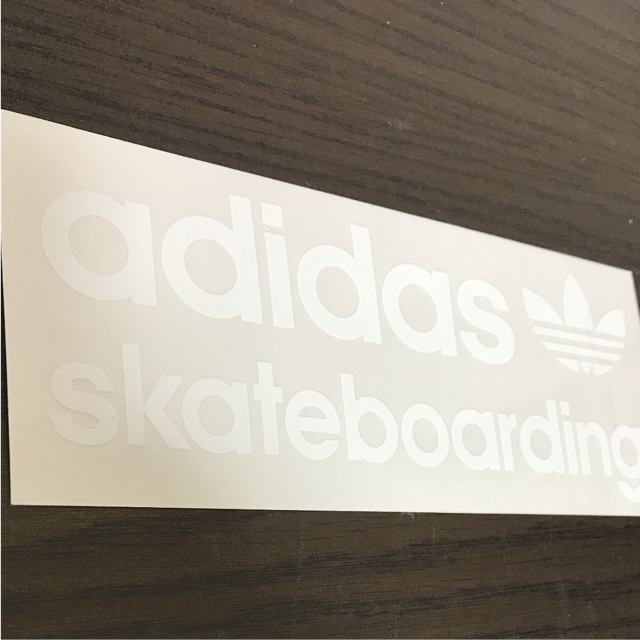 adidas(アディダス)の【縦6cm横23cm】 adidas skateboard ステッカー二枚セット 自動車/バイクのバイク(ステッカー)の商品写真