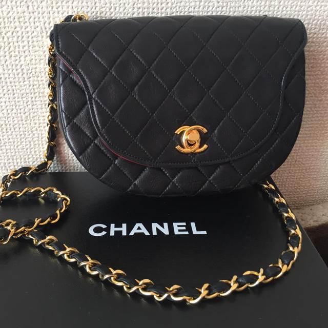 CHANEL シャネル マトラッセ チェーンショルダーバッグ ターンロックバッグ