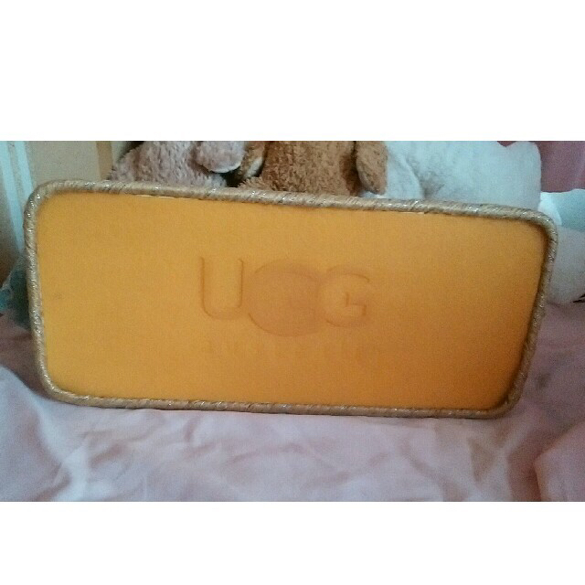 UGG(アグ)の希少品　UGG 　アグ　デニムトートバックショルダー旅行カバン レディースのバッグ(ショルダーバッグ)の商品写真