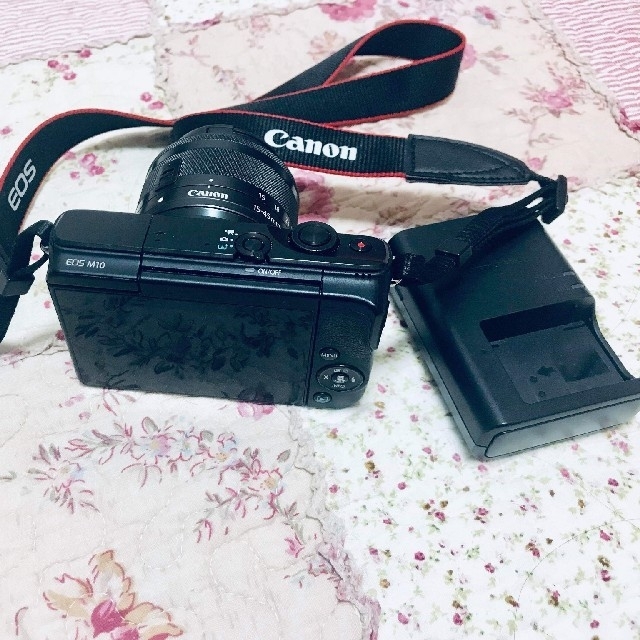 (美品) Canon EOS M10 レンズキット(ブラック) 1