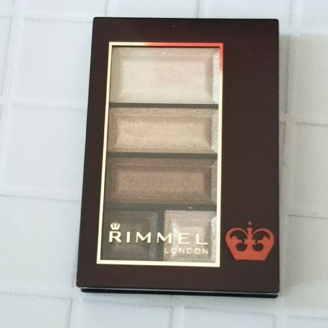 RIMMEL(リンメル)の☆ちい様専用☆リンメル フローフシ コスメ3点セット コスメ/美容のベースメイク/化粧品(アイシャドウ)の商品写真