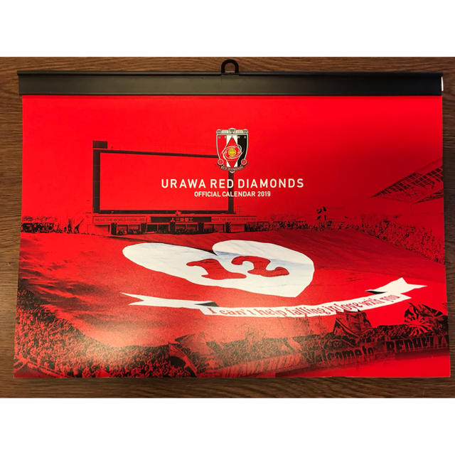 浦和レッズ2019オフィシャルカレンダー B3サイズ REDS スポーツ/アウトドアのサッカー/フットサル(記念品/関連グッズ)の商品写真