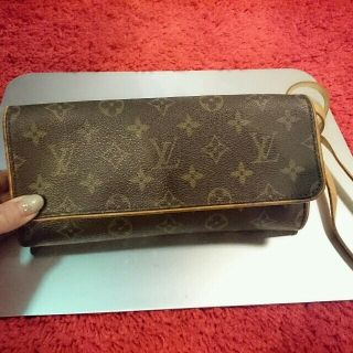 ルイヴィトン(LOUIS VUITTON)の☆LOUISVUITTONクラッチ☆(クラッチバッグ)