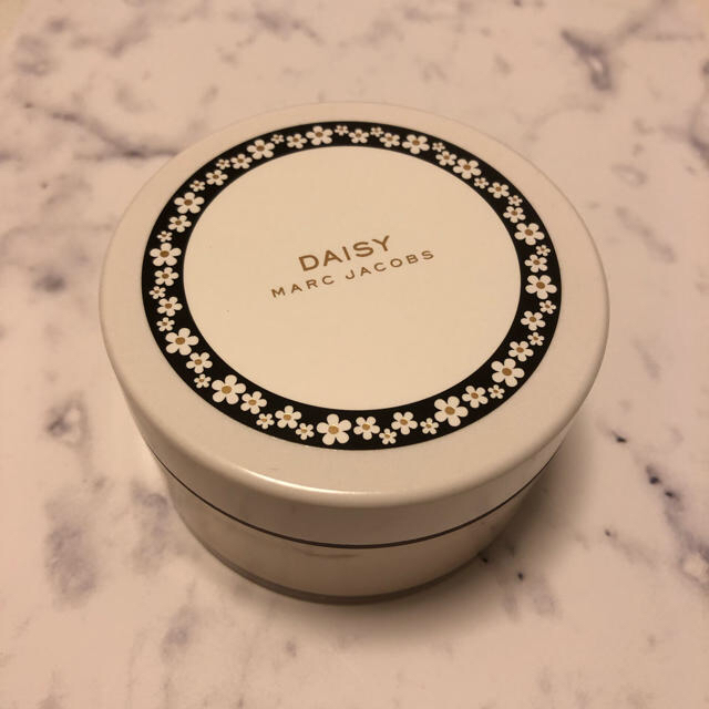 MARC JACOBS(マークジェイコブス)の新品・正規品【MARCJACOBS】DAISY ボディバター コスメ/美容のボディケア(ボディローション/ミルク)の商品写真