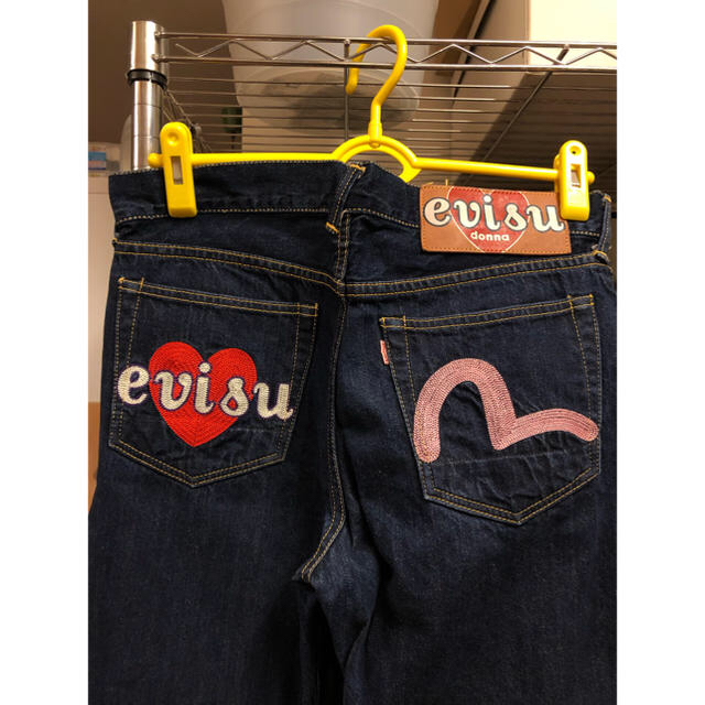 EVISU(エビス)のEVISU エヴィス エビス ハート 刺繍 デニム  パンツ レディースのパンツ(デニム/ジーンズ)の商品写真