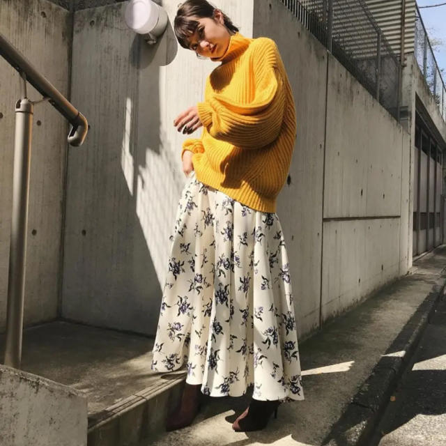 moussy(マウジー)の花柄スカート レディースのスカート(ロングスカート)の商品写真