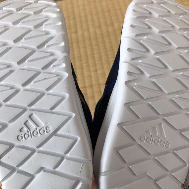 adidas(アディダス)のNOn様専用値下げ☆adidas キッズ スニーカー 15センチ キッズ/ベビー/マタニティのキッズ靴/シューズ(15cm~)(スニーカー)の商品写真