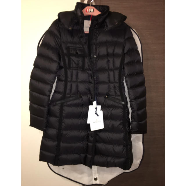 MONCLER(モンクレール)のモンクレール・エルミンヌ18-19 新品ブラック1 レディースのジャケット/アウター(ダウンコート)の商品写真