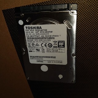 トウシバ(東芝)の2.5HDD 500GB 5400回転 7ミリ+ケース付(PCパーツ)