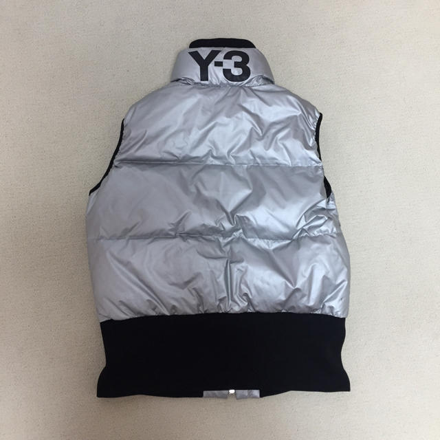 Y-3(ワイスリー)の美品 Y-3 ダウンベスト メンズのジャケット/アウター(ダウンベスト)の商品写真