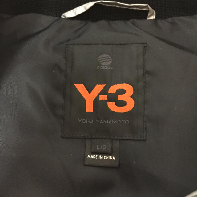 Y-3(ワイスリー)の美品 Y-3 ダウンベスト メンズのジャケット/アウター(ダウンベスト)の商品写真