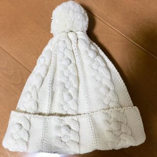 ギャップキッズ(GAP Kids)のGAP ニット帽 白 ギャップ  美品 ギャップベビー ZARA(帽子)