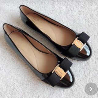 サルヴァトーレフェラガモ(Salvatore Ferragamo)の【一度のみ着用】フェラガモ ヴァラ リボンパンプス👠✨(ハイヒール/パンプス)