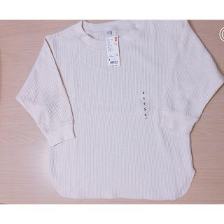 ユニクロ(UNIQLO)の今季 新品 ユニクロ ワッフルクルーネックt オフホワイト S(カットソー(長袖/七分))