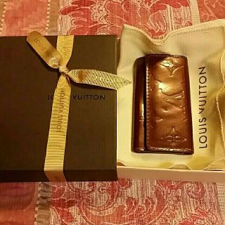 ルイヴィトン(LOUIS VUITTON)の❤NOAH様のご専用です❤キーケース❤ヴェルニ❤クリスマスまでセール❤(キーケース)