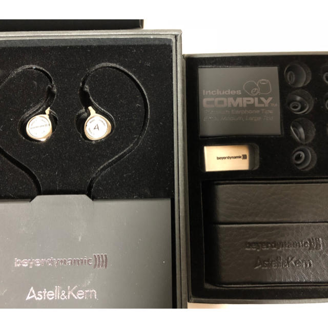 iriver(アイリバー)のAstell&Kern AK T8iE beyerdynamic スマホ/家電/カメラのオーディオ機器(ヘッドフォン/イヤフォン)の商品写真