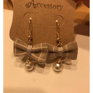 ピアス(ピアス)