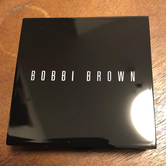 BOBBI BROWN(ボビイブラウン)の【新品】BOBBI BROWN アイシャドウ/フェイスパウダー コスメ/美容のベースメイク/化粧品(アイシャドウ)の商品写真