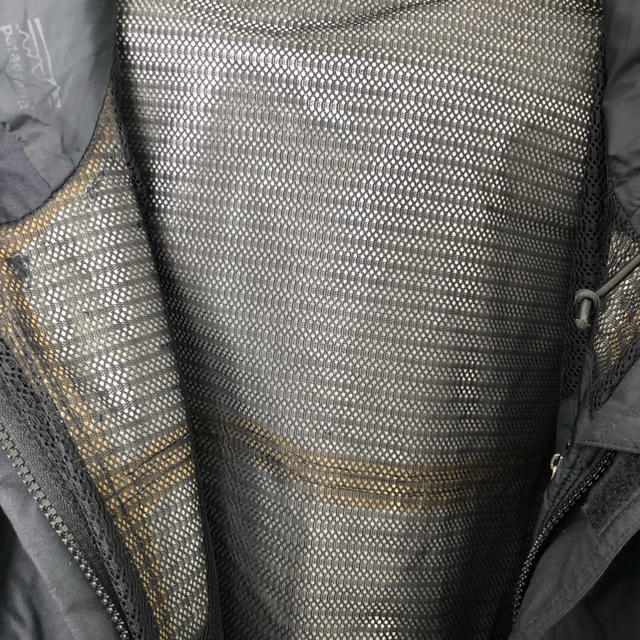 patagonia(パタゴニア)のパタゴニア L 黒 マウンテンパーカー ジャケット  メンズのジャケット/アウター(マウンテンパーカー)の商品写真