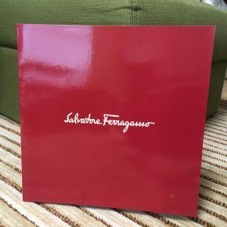 フェラガモ(Ferragamo)のマグノリア様専用　フェラガモ スカーフ入れ 空箱  ♡お値段交渉可♡(ショップ袋)