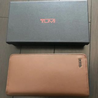 トゥミ(TUMI)のtumi 長財布 ブラウン(長財布)