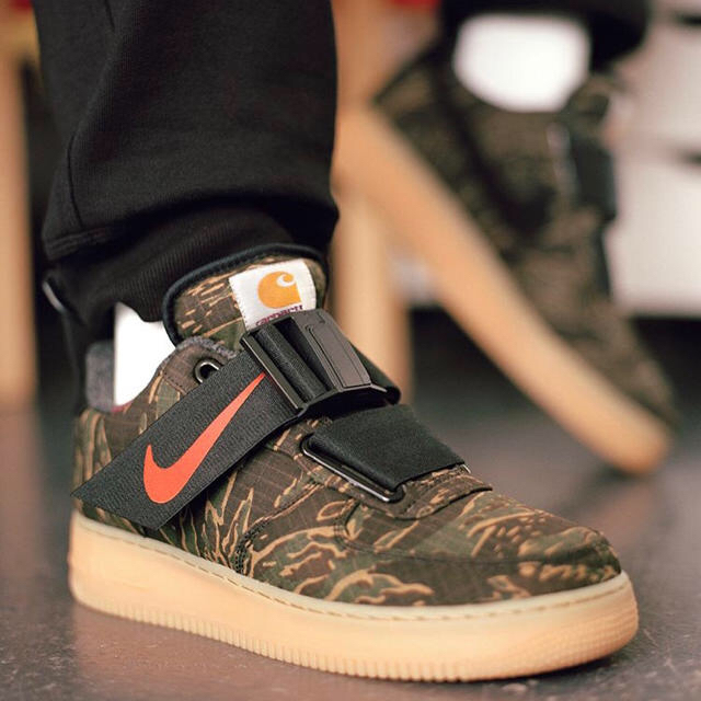 air force 1 ユーティリティ carhartt