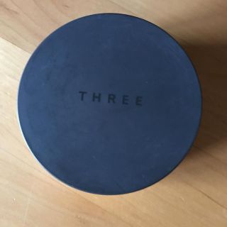 スリー(THREE)のTHREE   ルースパウダー(フェイスパウダー)