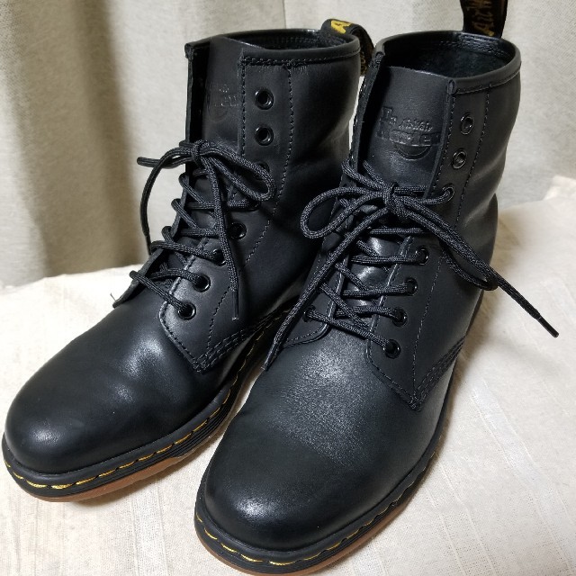 【送料込】ドクターマーチン Dr.Martens 8ホール ニュートン