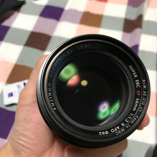 富士フイルム(フジフイルム)のXF56mm f1.2R APD おまけ有り スマホ/家電/カメラのカメラ(レンズ(単焦点))の商品写真