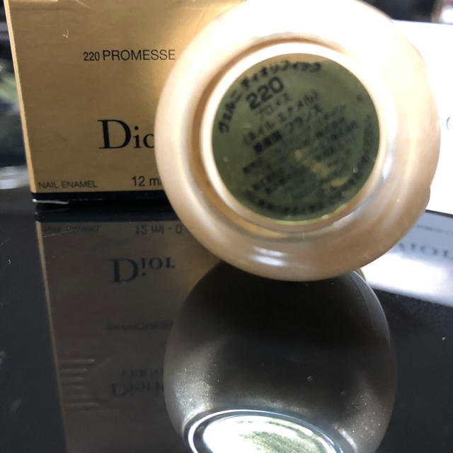 Dior(ディオール)のディオール 今季新作限定ネイル コスメ/美容のネイル(マニキュア)の商品写真