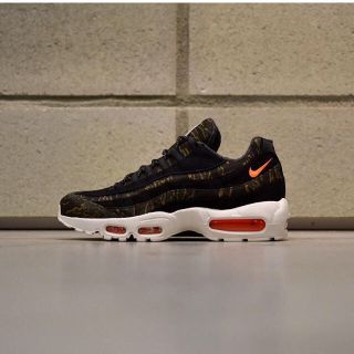 カーハート(carhartt)のair max 95 wip(スニーカー)