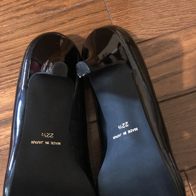 美品 elede myu 黒パンプス22.5cm レディースの靴/シューズ(ハイヒール/パンプス)の商品写真