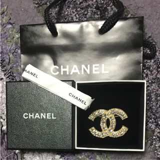 シャネル(CHANEL)の★ 新品未使用 CHANEL 6㎝大のブローチ★  (ブローチ/コサージュ)