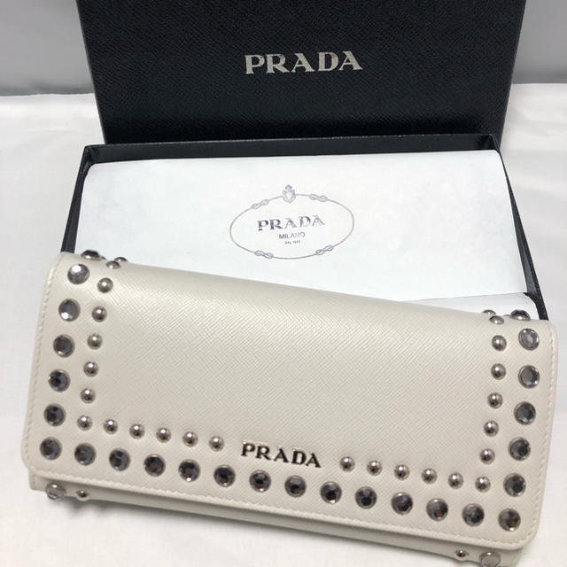 超美品の セール!【PRADA】クリスタルスタッズ セール 窓付