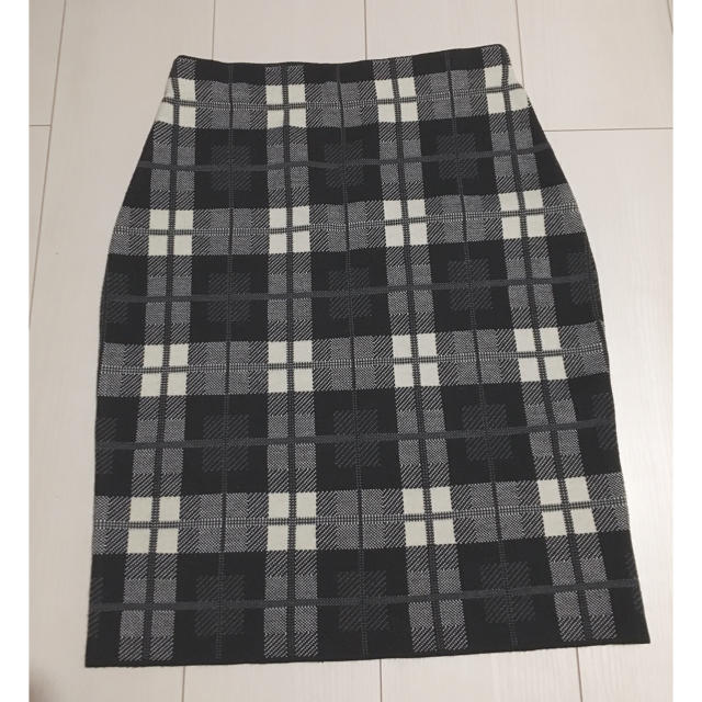 23区(ニジュウサンク)のyu☆様専用 未使用品 23区 チェック スカート サイズ32 レディースのスカート(ひざ丈スカート)の商品写真