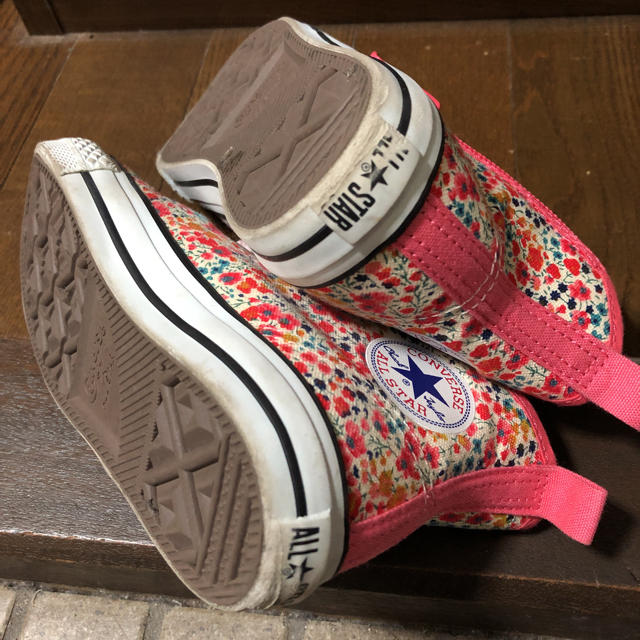 CONVERSE(コンバース)のオールスタースニーカー 女の子17㎝★中古  最終お値下げ キッズ/ベビー/マタニティのキッズ靴/シューズ(15cm~)(スニーカー)の商品写真