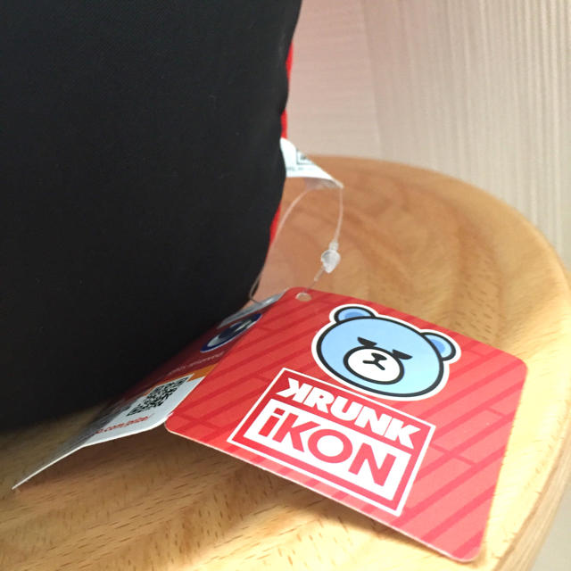 iKON(アイコン)のKRUNK×iKON ダイカットクッション バビ エンタメ/ホビーのタレントグッズ(ミュージシャン)の商品写真