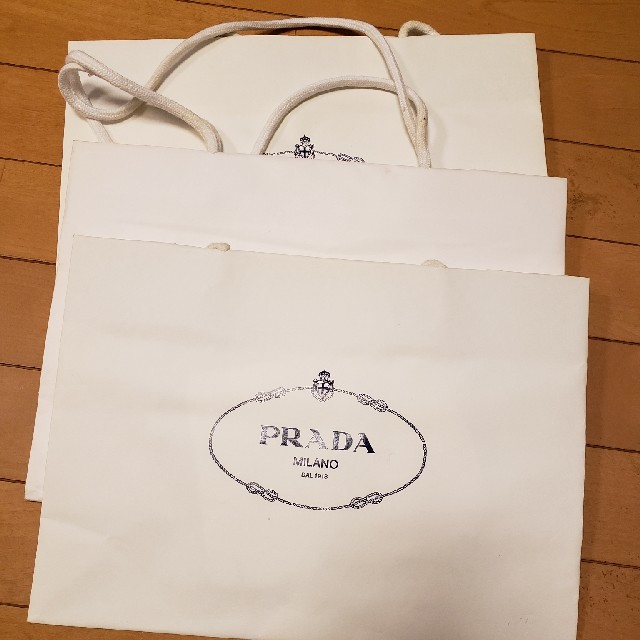 PRADA - PRADA ショップ袋 紙袋の通販 by てんねん703's shop｜プラダならラクマ