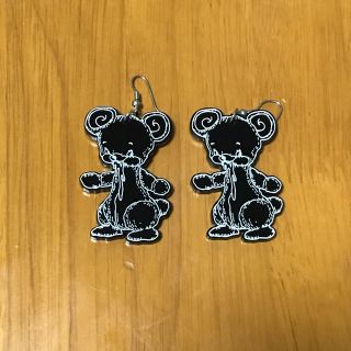 モノマニア(monomania)の[えいさん専用]monomania よだれベアピアス(ピアス)