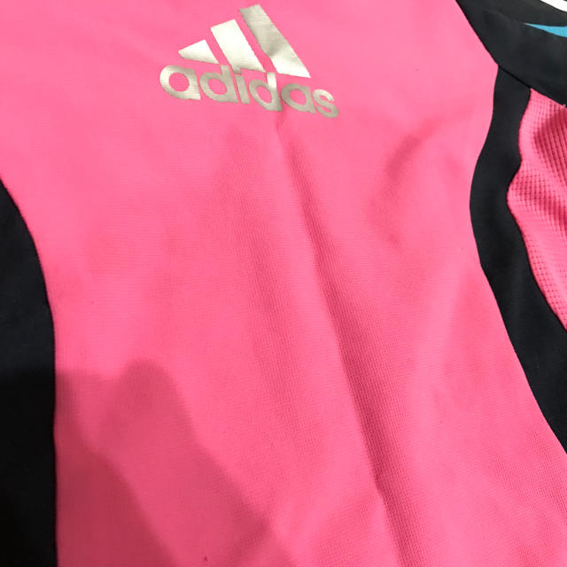 adidas(アディダス)のアディダス トレーニングTシャツ、パンツ 120 キッズ/ベビー/マタニティのキッズ服女の子用(90cm~)(Tシャツ/カットソー)の商品写真