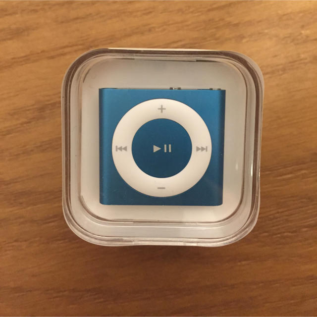 Apple(アップル)のiPod shuffle 2GB ブルー 新品未開封 スマホ/家電/カメラのオーディオ機器(ポータブルプレーヤー)の商品写真