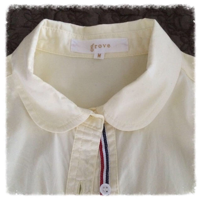grove(グローブ)のgroveコットンシャツ ライトイエロー レディースのトップス(シャツ/ブラウス(長袖/七分))の商品写真