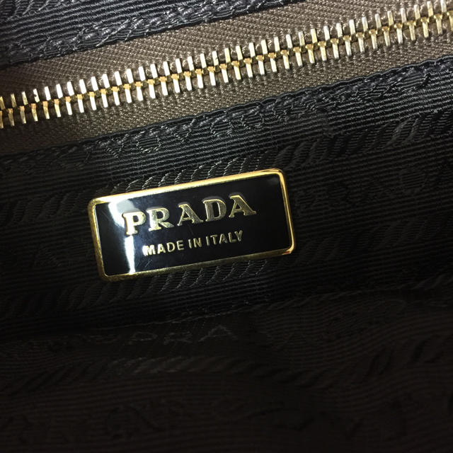 PRADA 肩掛けバッグ 訳あり 格安