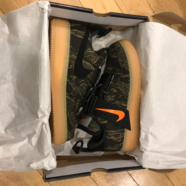 NIKE(ナイキ)の【送料込】nike×carhartt air force 1 27.0cm メンズの靴/シューズ(スニーカー)の商品写真