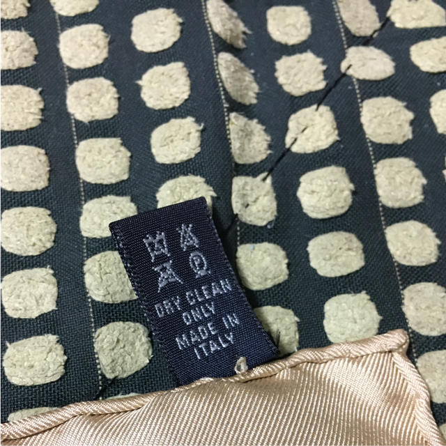 BURBERRY(バーバリー)の600円お値下げ！Burberry 100％シルク  使用1回 レディースのファッション小物(バンダナ/スカーフ)の商品写真