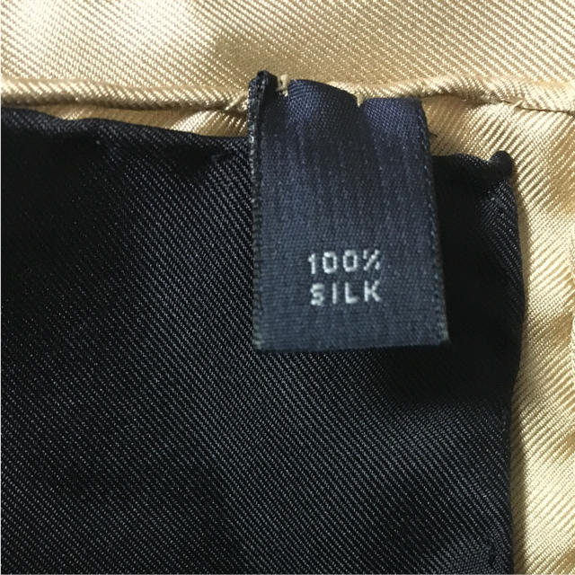 BURBERRY(バーバリー)の600円お値下げ！Burberry 100％シルク  使用1回 レディースのファッション小物(バンダナ/スカーフ)の商品写真