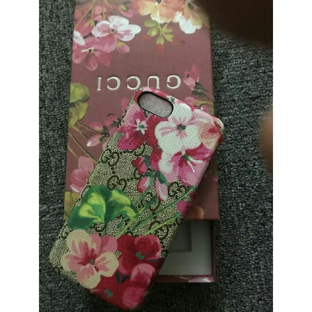 エルメス iphone8 ケース 新作 | Gucci - ピンクの花プリント GUCCI グッチ IPHONE 7/8 CASE ケースの通販 by ♥︎ＬＯＶＥ♥︎'s shop｜グッチならラクマ